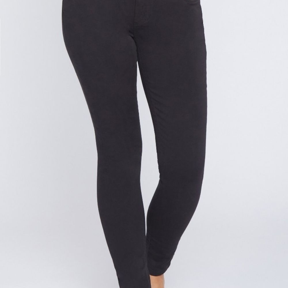 Women' Seven7 Mid Rise Tummyless Skinny Jeans Sz 6